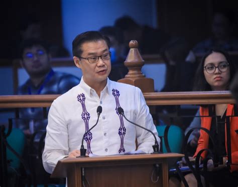 masikip na kipay|Obispo, nanawagan sa gobyernong tugunan ang problema sa .